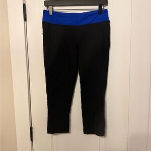 Black and Blue Capri Yoga Pants